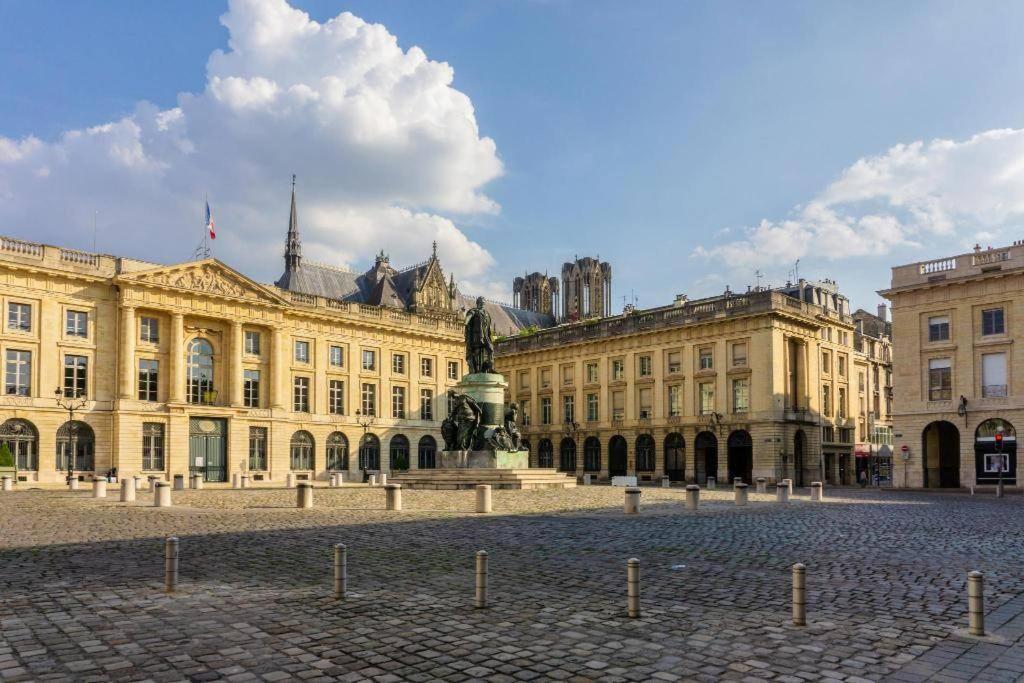 Bulle, Vue Cathedrale Incroyable Apartment Reims Exterior photo